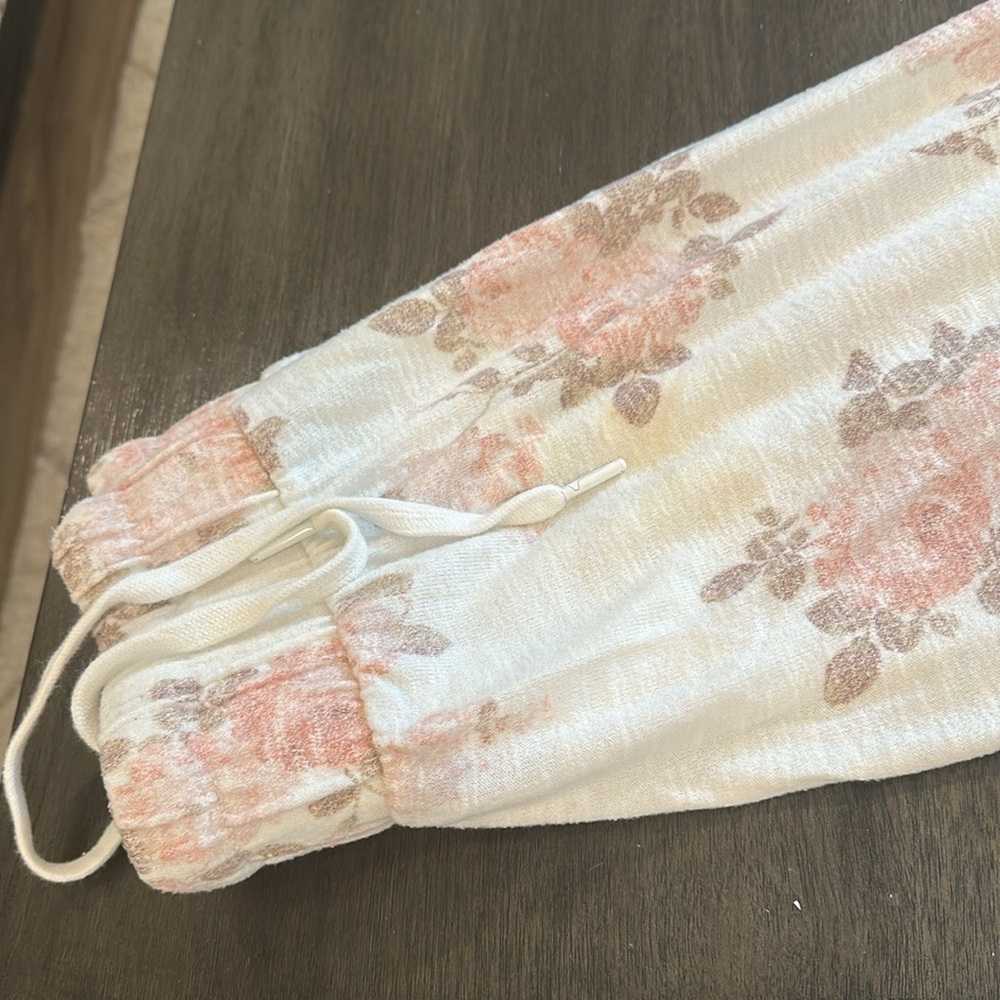 Alya Floral Jogger Pants Small - Picture 4 of 4